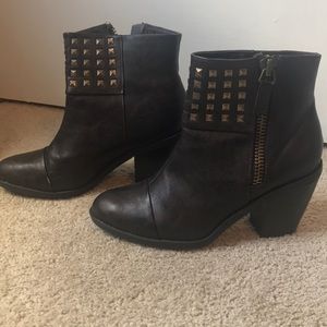 Rialto studded booties (brown)